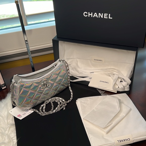 Chanel Matelasse Iridescent Mirror Goatskin Chain Shoulder Bag Aurora Silver NWT - Picture 17 of 17